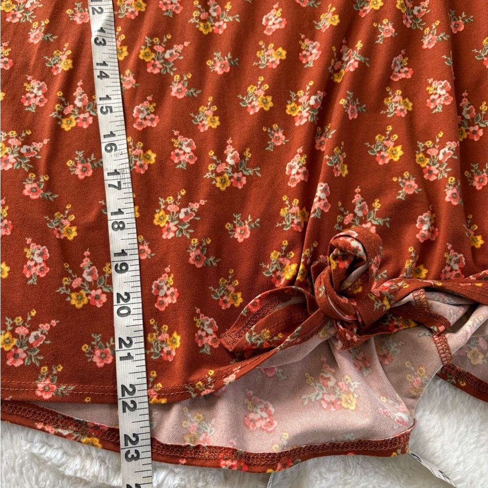 NWT Jr. Iz Byer Rust Floral Front Tie Criss Cross Back Pullover, Sz: XL - Picture 7 of 8